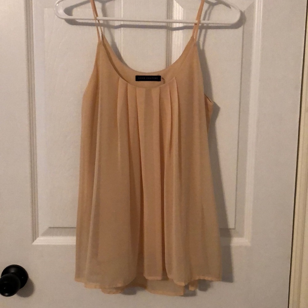5 for $20!!Cream flowy top